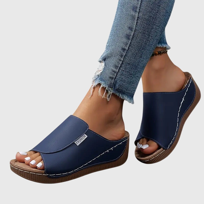 FJØRNA women's orthopedic sandals with arch support for summer, featuring adjustable straps and cushioned soles.