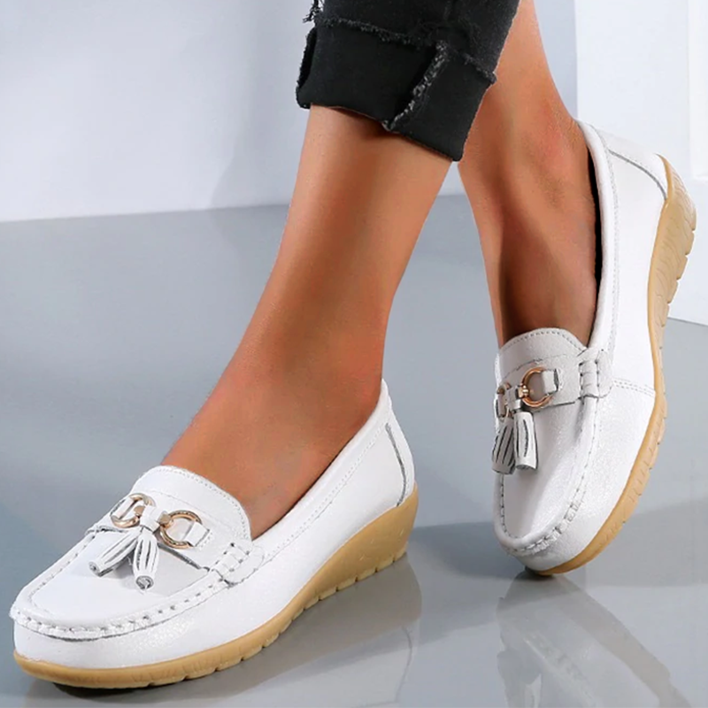 FJØRNA women's orthopedic loafers with non-slip waterproof soles, featuring comfortable design and classic style in black leather