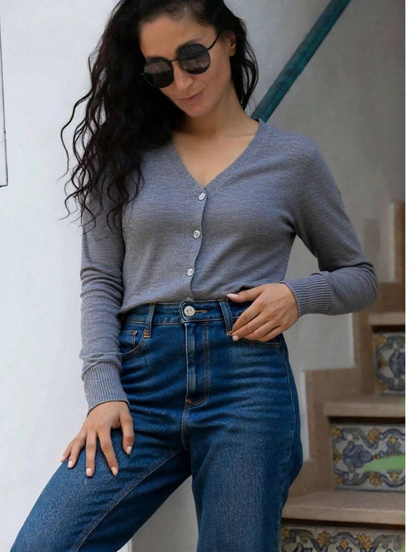 Tilde | Women's Ribbed V-Neck Button-Front Cardigan