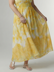 FJØRNA women's summer midi dress with halter neck, sleeveless, casual style, in light fabric perfect for warm weather.