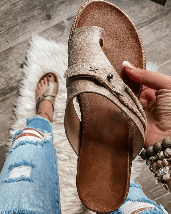 FJØRNA women's orthopedic sandals with open-toe design and low heel, stylish and supportive summer footwear for women.