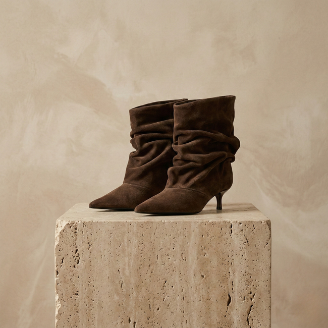 FJØRNA brown slouchy frill ankle boots for women, Chelsea-style shoes with a relaxed fit and stylish frill detailing.