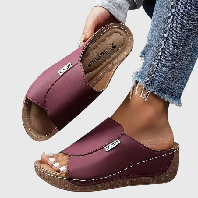 FJØRNA women's orthopedic sandals with arch support, summer-friendly open-toe design, cushioned soles, and adjustable straps.