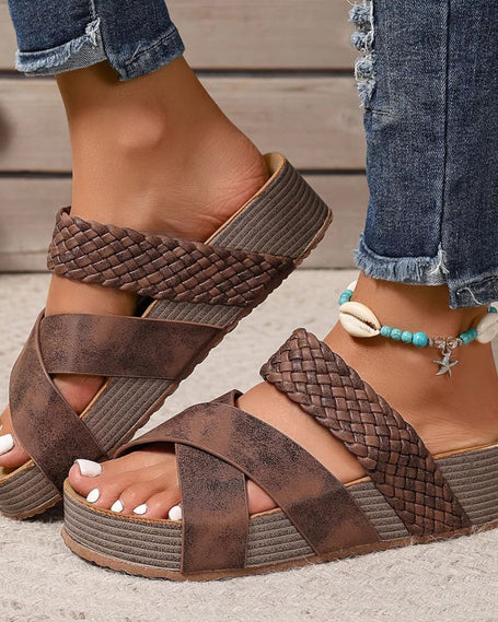 FJØRNA women's orthopedic leather sandals with arch support, featuring cushioned footbed and stylish design for comfort and support.