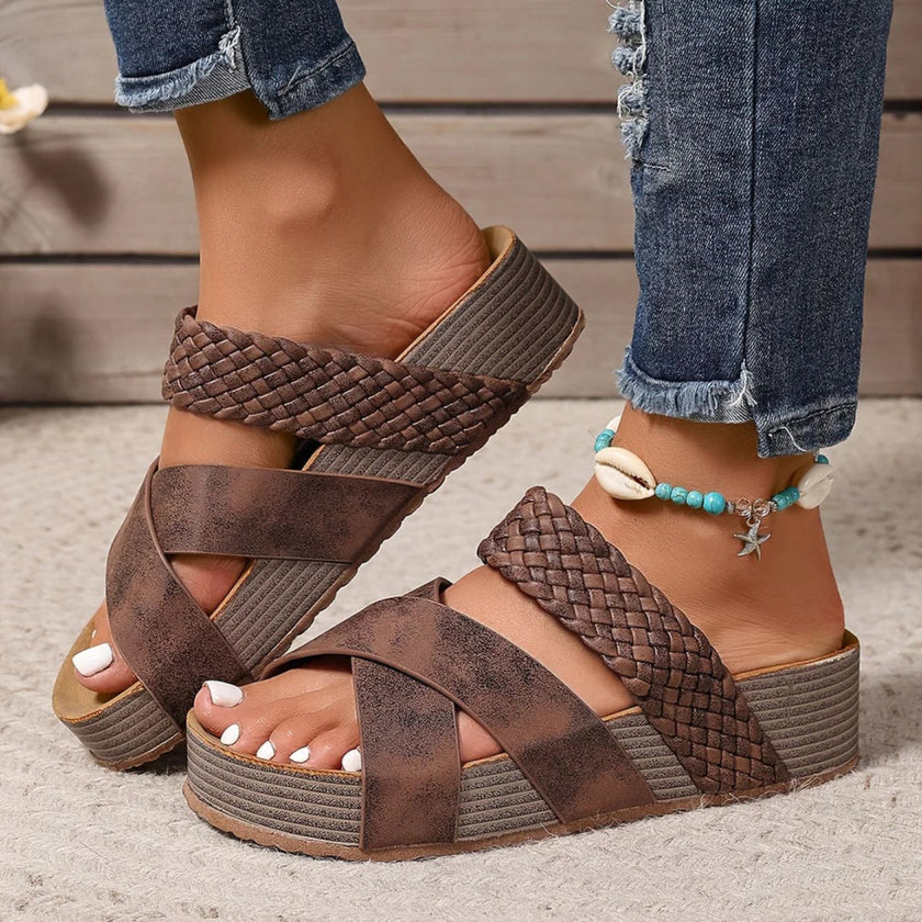FJØRNA women's orthopedic leather sandals with arch support, featuring cushioned footbed and stylish design for comfort and support.
