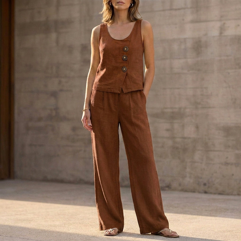 FJØRNA women's summer two-piece co-ord set in brown with pockets, casual matching outfit, featuring a crop top and shorts.