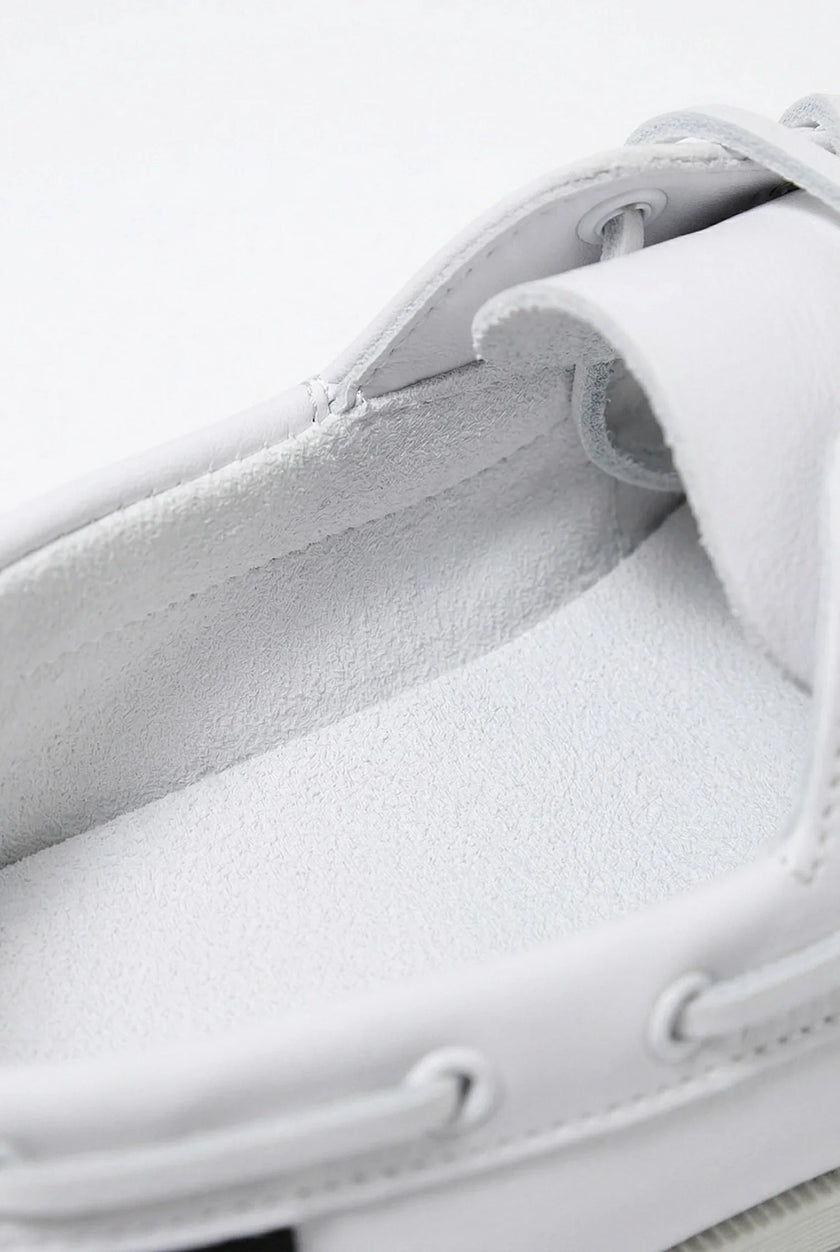 FJØRNA men's nautical boat shoes with PU upper, stylish deck shoes featuring classic design and comfortable fit.
