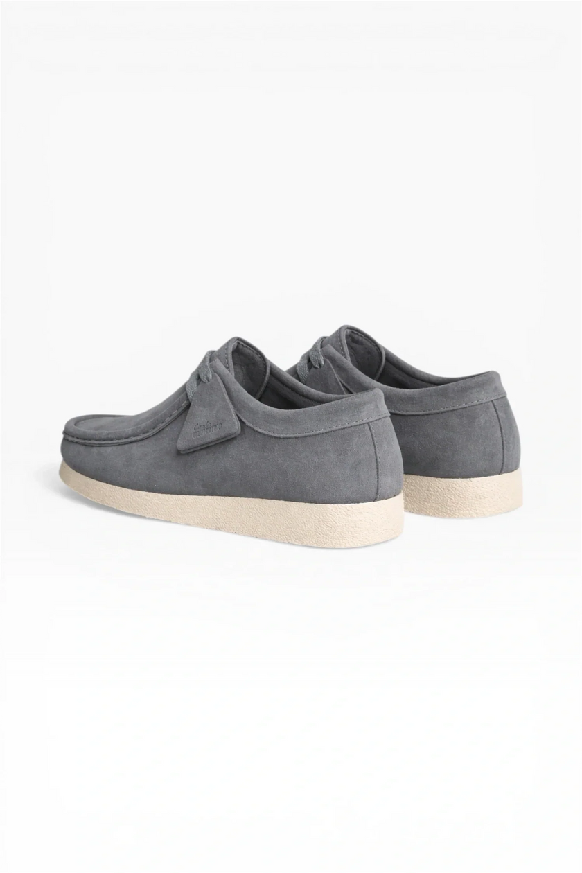 FJØRNA men's cushioned casual slip-on trainers with lightweight design and all-day comfort.