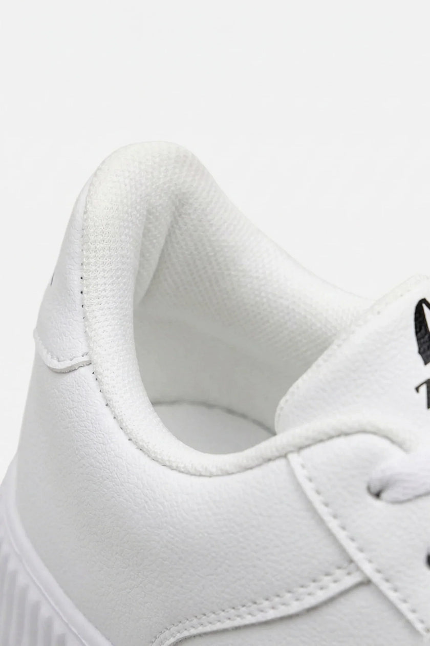 White breathable cushioned men's walking shoes by FJØRNA, lightweight casual sneakers with comfortable design and supportive sole.