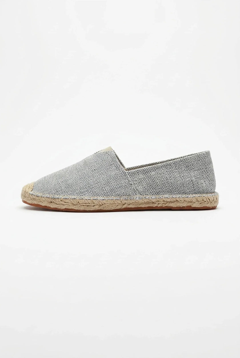 Men's lightweight linen espadrille slip-on shoes by FJØRNA, summer casual footwear featuring breathable linen fabric and classic design.
