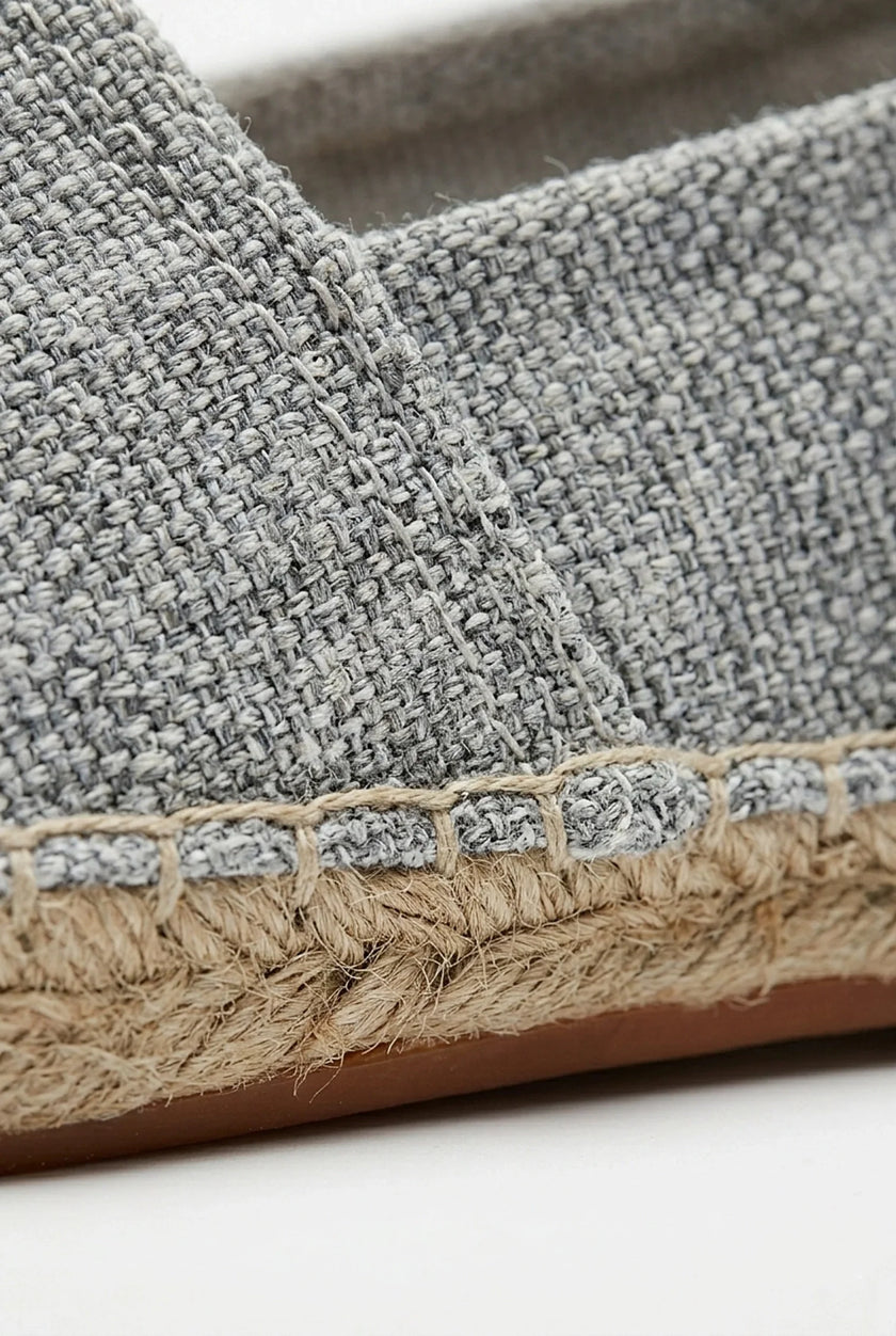Men's linen espadrille slip-on shoes by FJØRNA, lightweight summer footwear with breathable fabric and casual style.