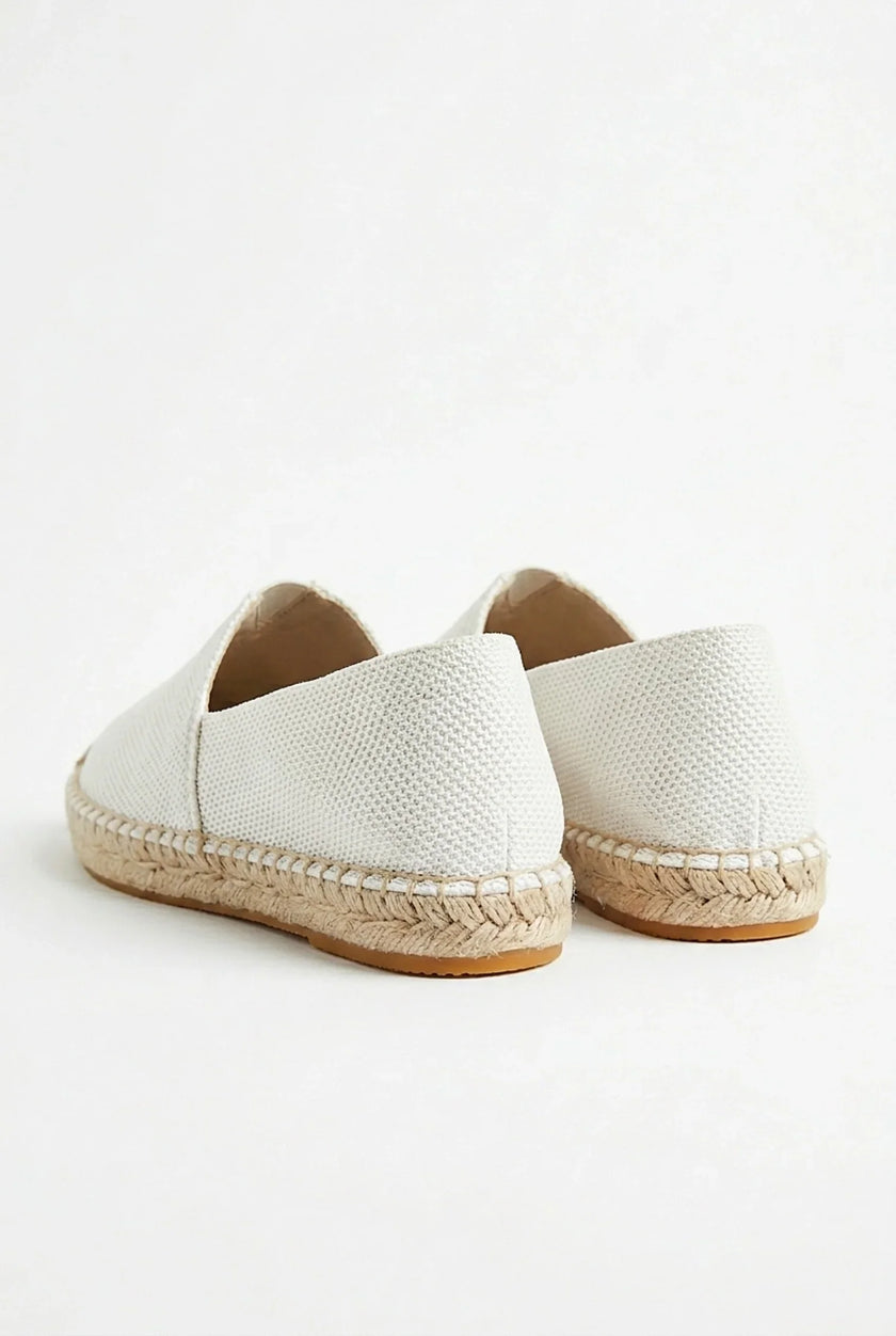 Men's lightweight linen espadrille slip-on shoes by FJØRNA, showcasing casual summer footwear with woven fabric and flexible soles.