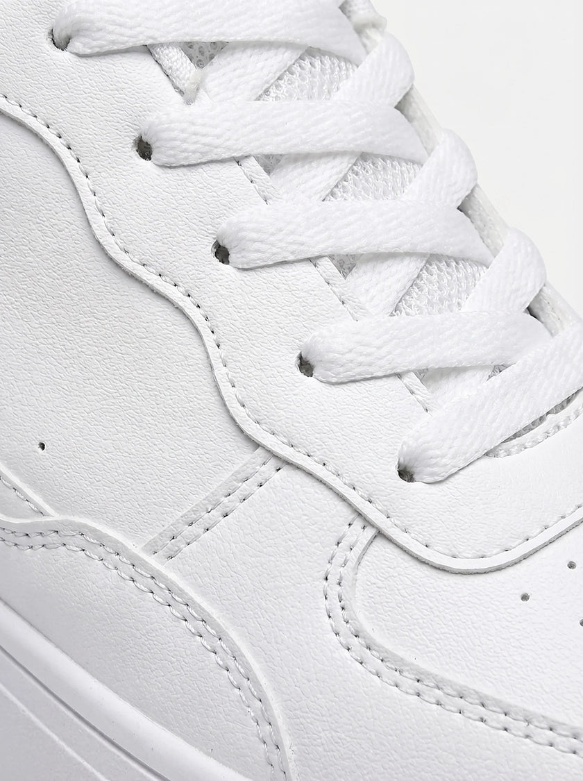 FJØRNA men's white lace-up trainers, casual shoes with clean design, suitable for everyday wear, shown from a side angle.