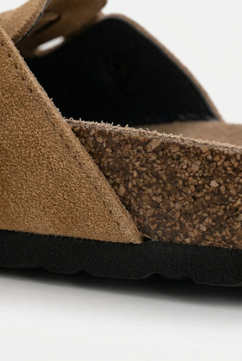 FJØRNA women's suede-effect slip-on clogs featuring a sleek, comfortable design and refined suede finish.