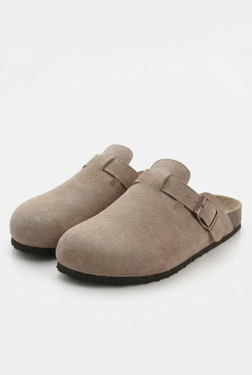 FJØRNA suede-effect slip-on women’s clogs with a sleek loafer-inspired design, featuring a comfortable, refined silhouette for casual wear.