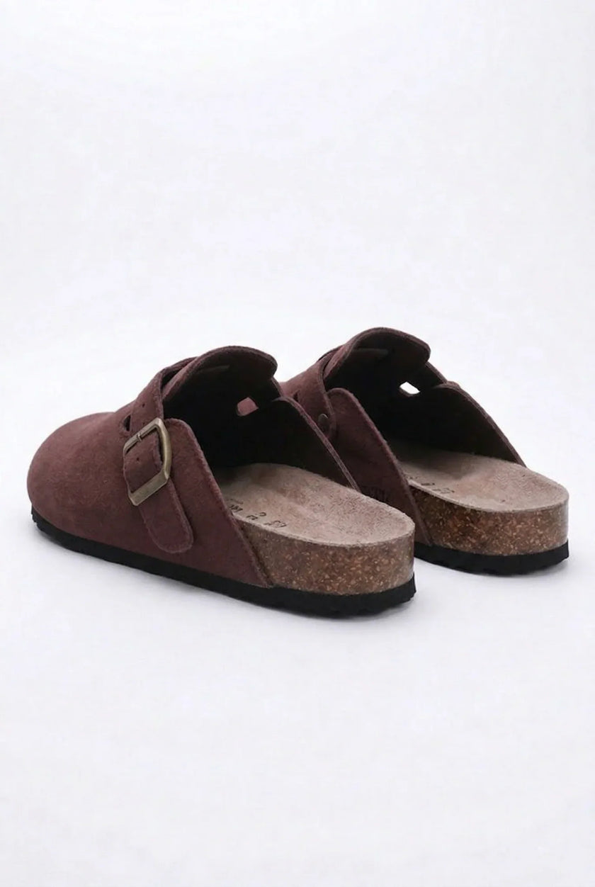 FJØRNA women's suede-effect slip-on clogs with a sleek, comfortable design and natural-looking suede finish, ideal for casual wear.