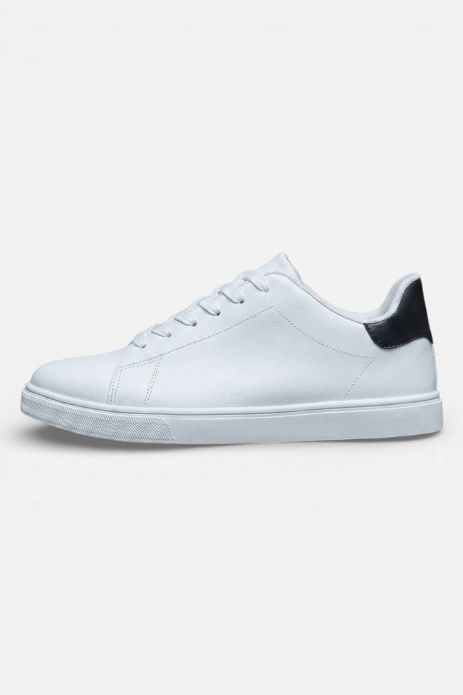 Men's lightweight casual lace-up trainers by FJØRNA, featuring a sleek design for everyday wear.