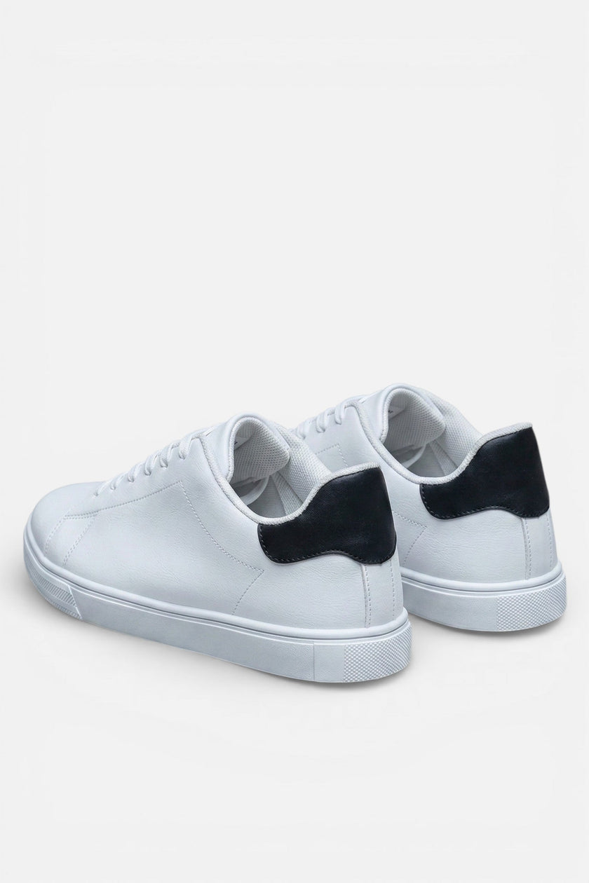 Men's FJØRNA casual lightweight lace-up trainers, stylish everyday shoes with a sleek design, shown in a side view.
