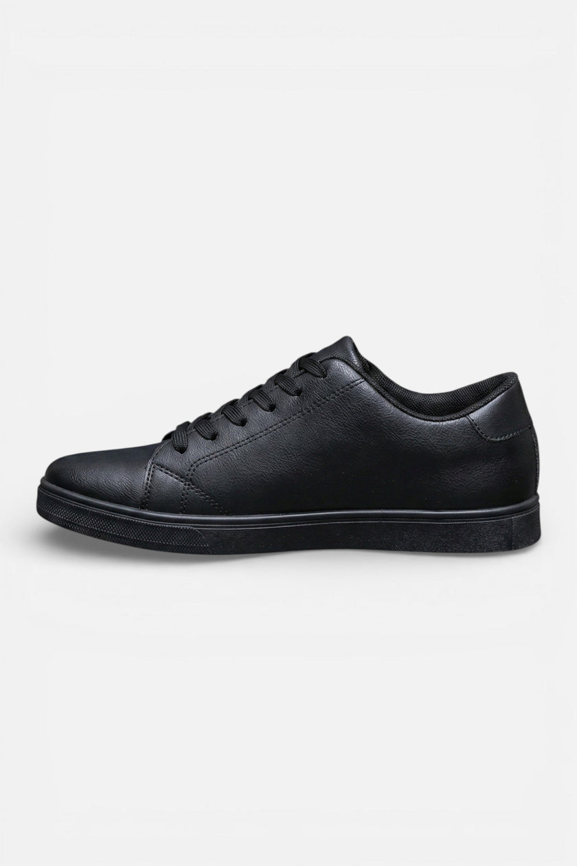 Men's casual lightweight lace-up trainers by FJØRNA, stylish everyday shoes with a comfortable fit and modern design.