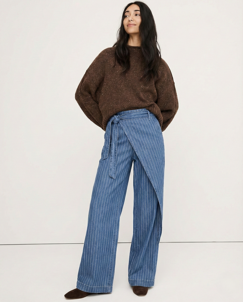 Women's high-waist cotton wide-leg trousers by FJØRNA, loose pull-on pants with a relaxed fit and wide-leg silhouette.