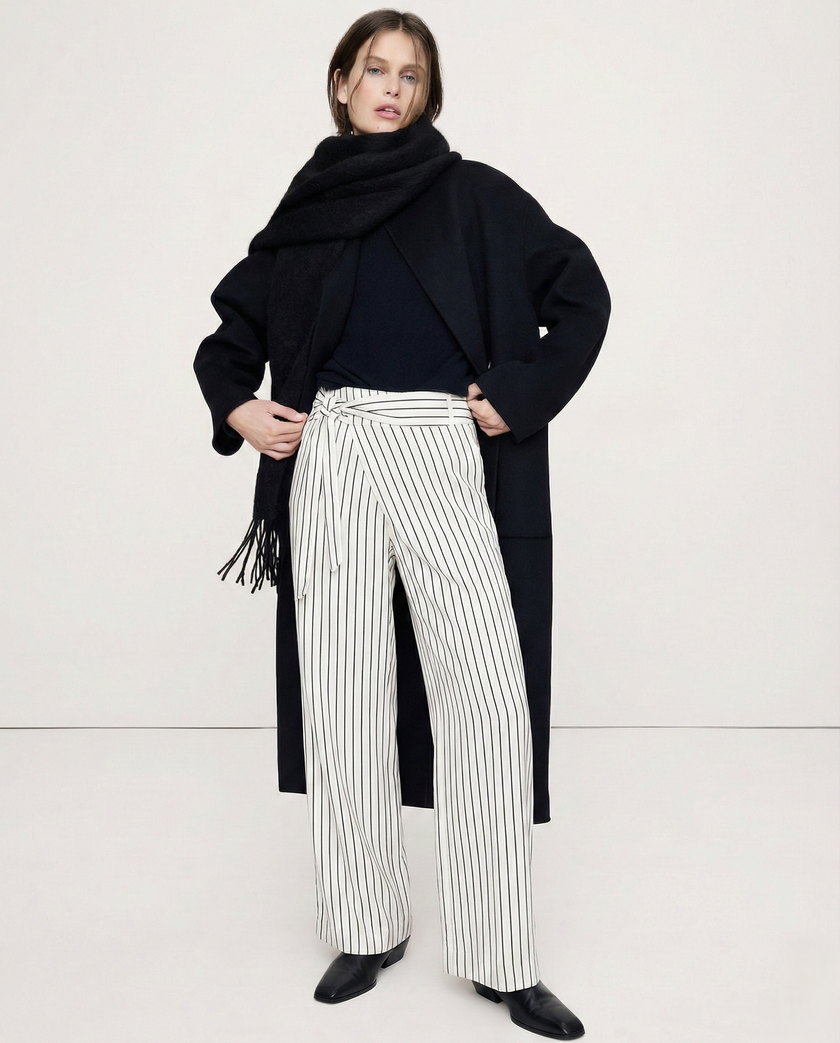 Women's high-waist cotton wide-leg trousers by FJØRNA, loose pull-on pants with a relaxed fit and wide-leg silhouette.