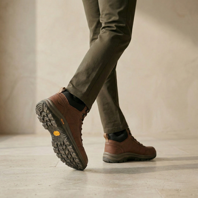 Men's red leather orthopedic shoes by FJØRNA, designed for comfort and support, ideal for walking and daily wear.
