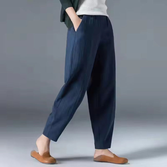 FJØRNA lightweight summer tapered women's trousers with elastic waist, casual and breathable for warm weather.