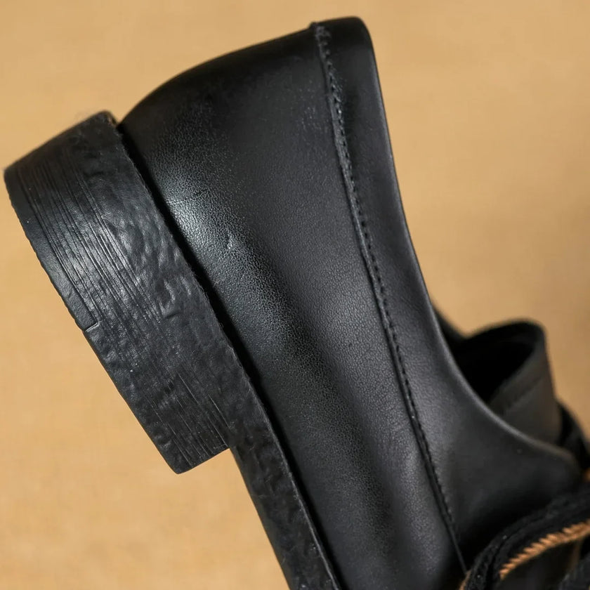 FJØRNA women's dual-tone leather loafers with cushioned insoles, handcrafted shoes featuring stylish design and comfortable fit.