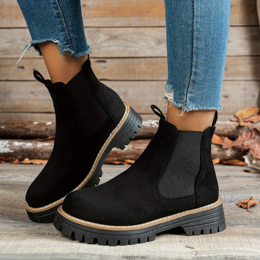 Malin | Women's Suede Round-Toe Platform Chunky Chelsea Boots