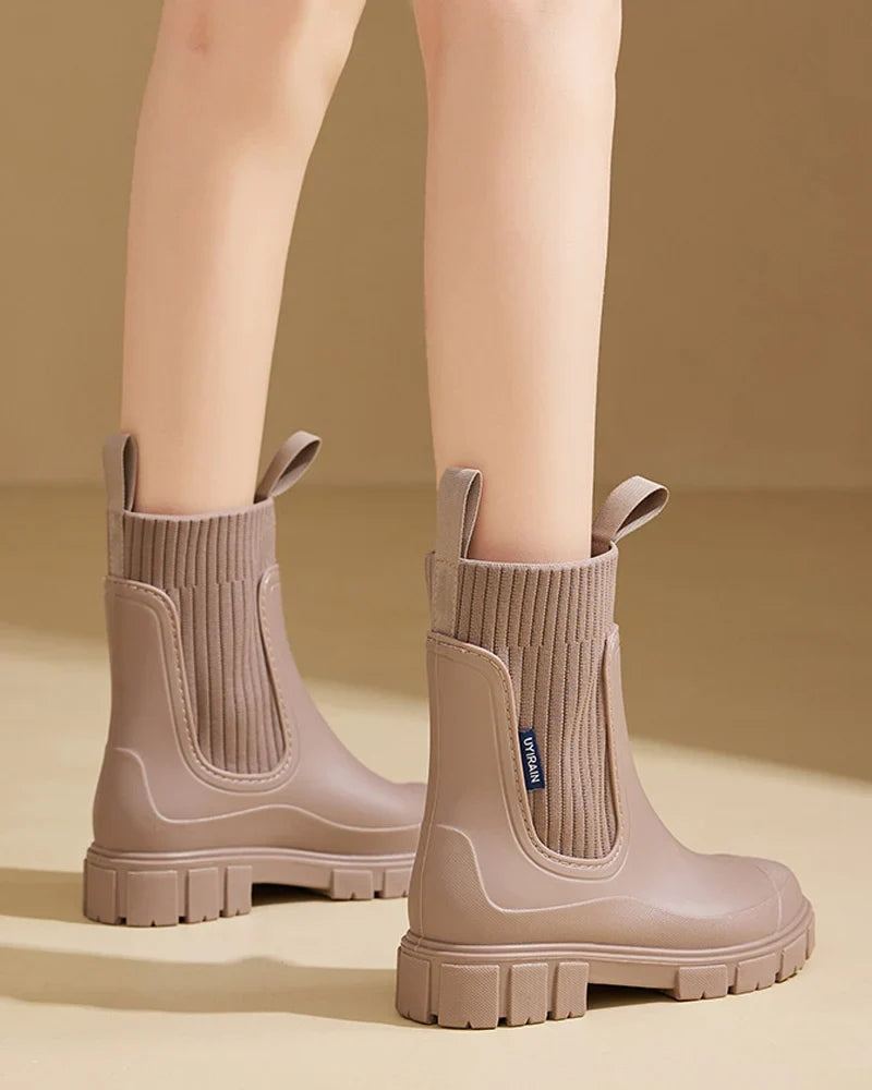 Freya | Women's Waterproof Non Slip Chelsea Lug Sole Boots with Comfortable