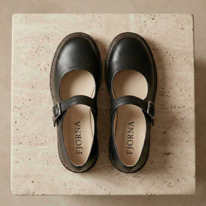 FJØRNA Nina vintage leather Mary Jane shoes for women, brown classic leather with strap and comfortable sole.