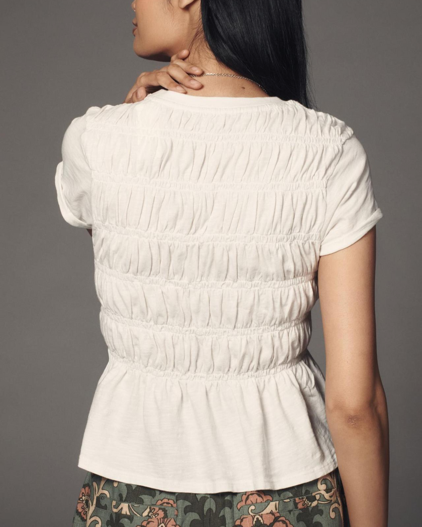 FJØRNA women's linen ruched ruffle top, casual sleeveless blouse with ruffled details and a relaxed fit, perfect for warm weather.