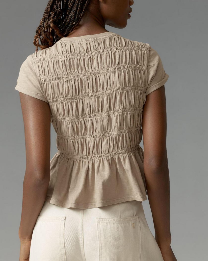 FJØRNA linen ruched ruffle top for women, casual linen top with gathered details and ruffled sleeves, lightweight and breathable.