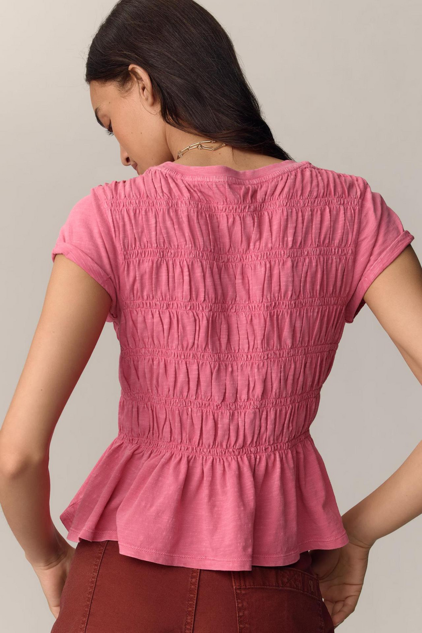 FJØRNA women's linen ruched ruffle top, casual sleeveless blouse with gathered detailing and ruffled accents.
