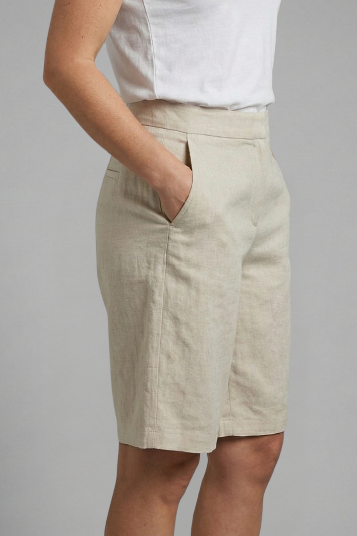 FJØRNA women's high-waisted knee-length summer shorts with drawstring, lightweight and comfortable for warm weather.