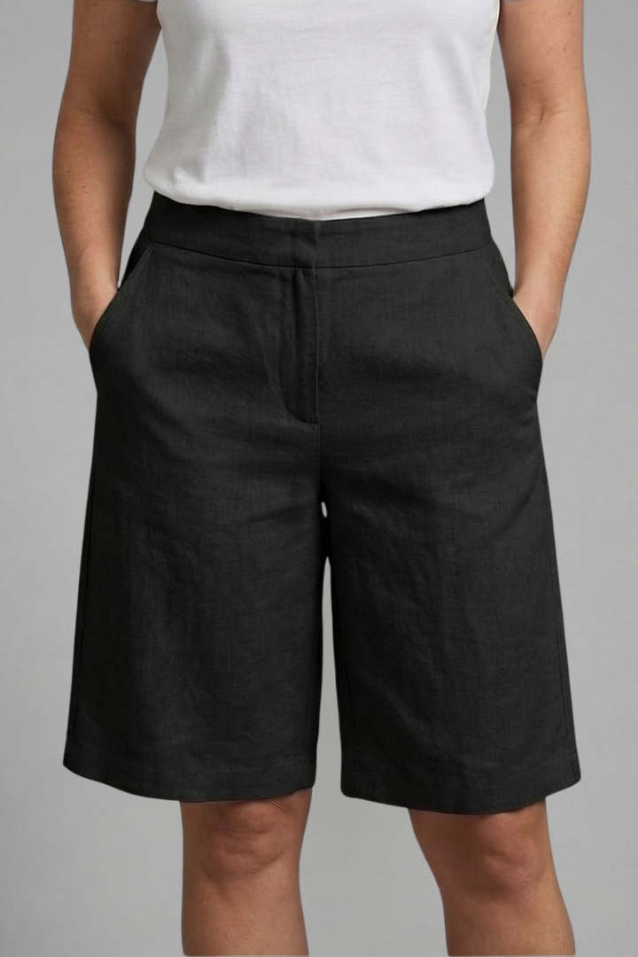 FJØRNA lightweight high-waist summer shorts for women, knee-length with drawstring, casual and breathable women's clothing.