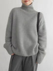 Scarlett | Women's Oversized Turtleneck Cashmere Knit Sweater with Roll-Neck for Autumn