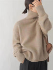 Scarlett | Women's Oversized Turtleneck Cashmere Knit Sweater with Roll-Neck for Autumn
