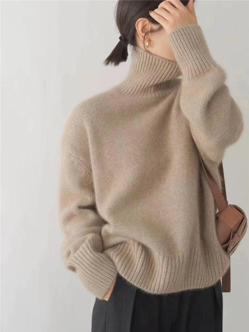 Scarlett | Women's Oversized Turtleneck Cashmere Knit Sweater with Roll-Neck for Autumn